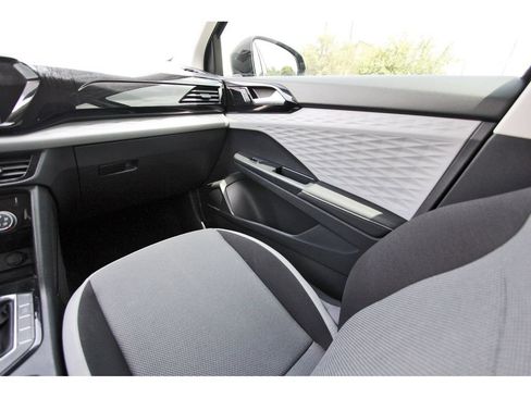 Certified 2024 Volkswagen Taos S AWD/4WD image 11