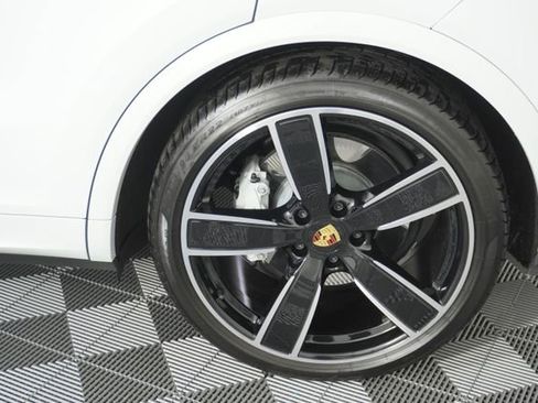 Used 2022 Porsche Cayenne Turbo AWD/4WD image 28