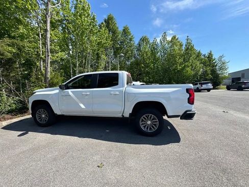 Used 2024 Chevrolet Colorado LT w/ LT Convenience Package RWD image 9