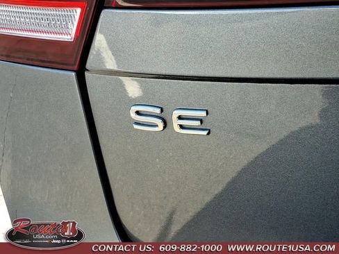 Used 2023 Volkswagen Tiguan SE R-Line FWD image 18