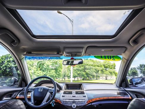 Used 2011 Honda Accord EX-L image 6