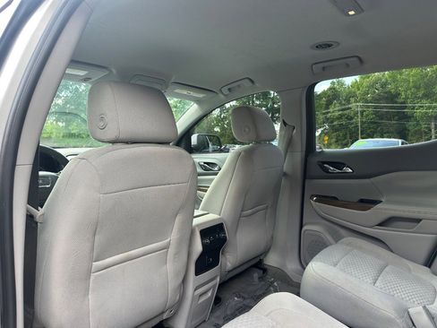 Used 2018 GMC Acadia SLE FWD image 13
