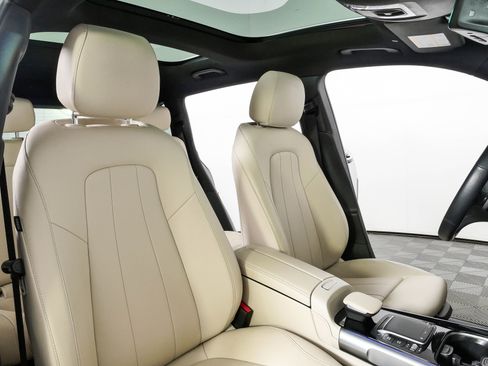 Used 2021 Mercedes-Benz GLB 250 4MATIC image 21