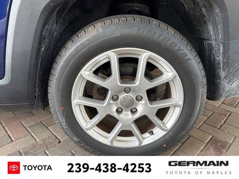 Used 2019 Jeep Renegade Latitude FWD image 12