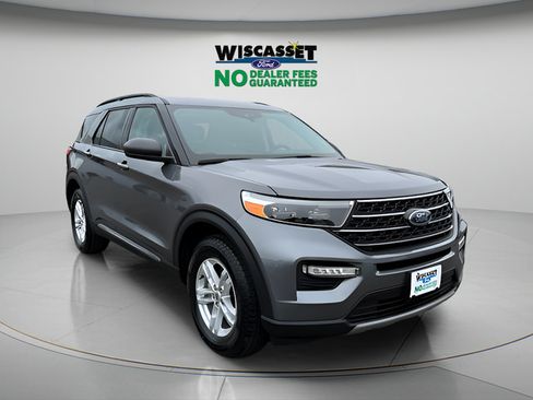 Used 2023 Ford Explorer XLT w/ Equipment Group 202A AWD/4WD image 25