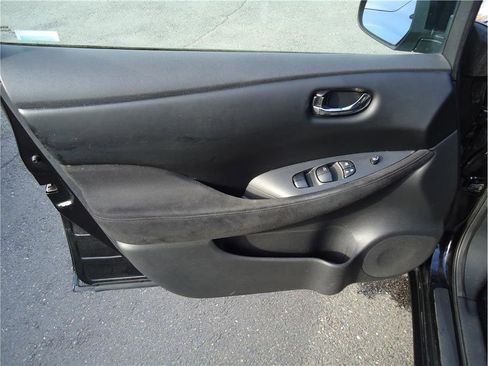 Used 2013 Nissan Leaf S image 8
