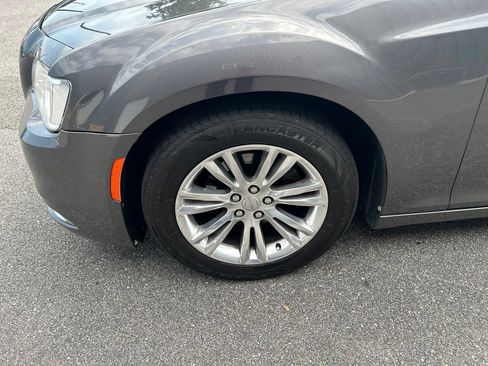 Used 2015 Chrysler 300 C RWD image 9