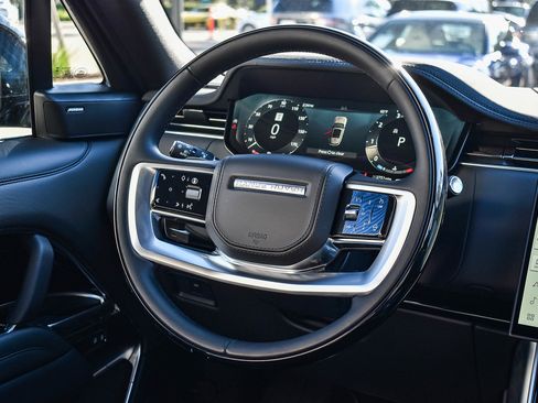 Certified 2025 Land Rover Range Rover SE image 16