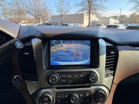 Used 2020 Chevrolet Suburban Premier image 11