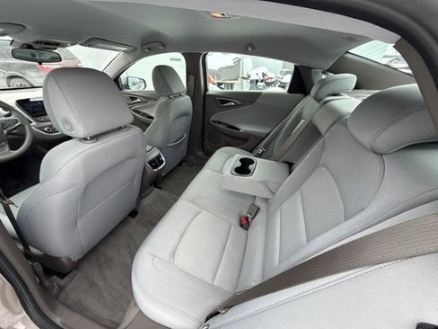 Used 2025 Chevrolet Malibu LT image 35
