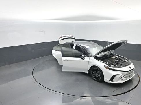 Used 2025 Toyota Camry XSE w/ Premium Plus Package image 41