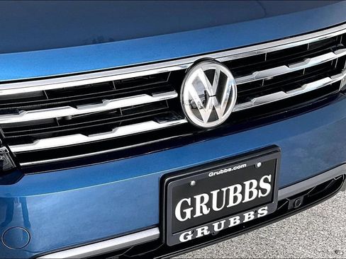Used 2020 Volkswagen Tiguan SEL Premium R-Line AWD/4WD image 34