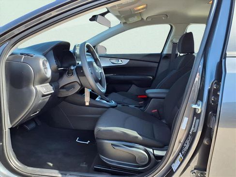 Used 2024 Kia Forte LX image 11