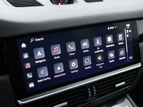 Certified 2022 Porsche Cayenne AWD/4WD image 15