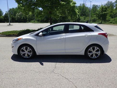 Used 2013 Hyundai Elantra GT w/ Style Pkg FWD image 2
