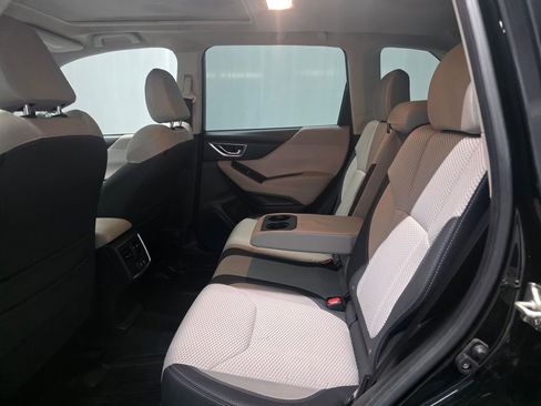 Used 2020 Subaru Forester Premium image 11