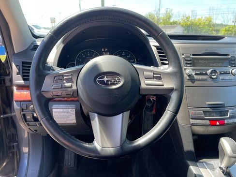 Used 2011 Subaru Outback 2.5i Limited w/ PWR Moonroof Pkg AWD/4WD image 23