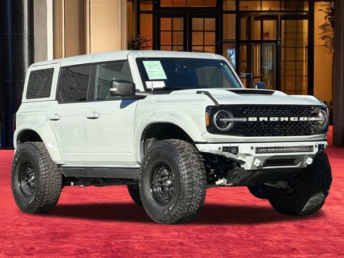 Used 2022 Ford Bronco Badlands w/ Sasquatch Package image 8