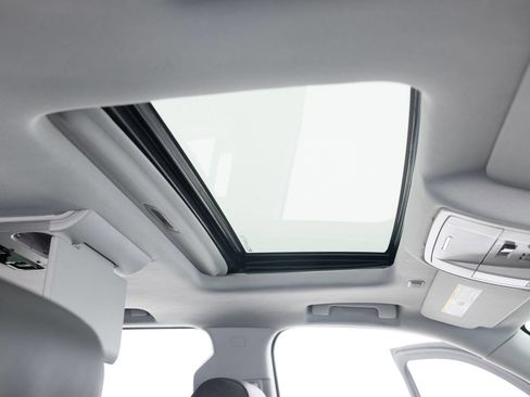 Used 2016 Chevrolet Suburban LTZ image 39