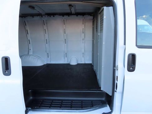 Used 2019 Chevrolet Express 3500 w/ Driver Convenience Package image 9