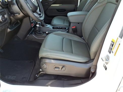 New 2025 Jeep Gladiator Mojave w/ Safety Group image 11