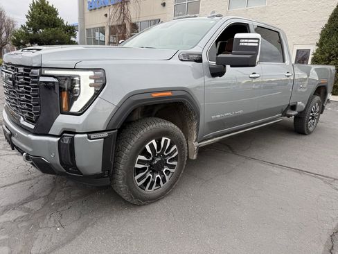 Used 2024 GMC Sierra 3500 Denali Ultimate image 3