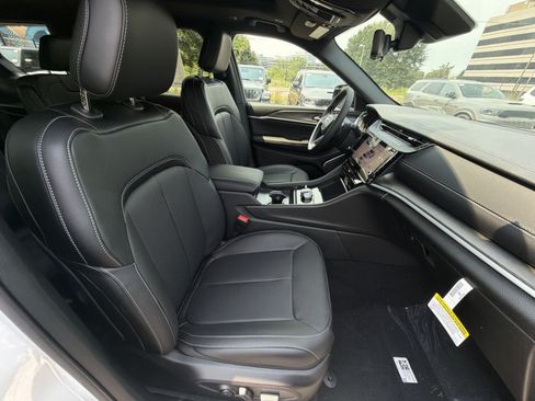 New 2026 Jeep Grand Cherokee L Limited AWD/4WD image 28