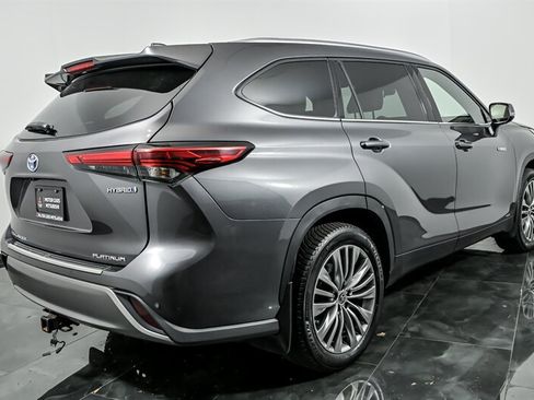 Used 2021 Toyota Highlander Platinum AWD/4WD image 9