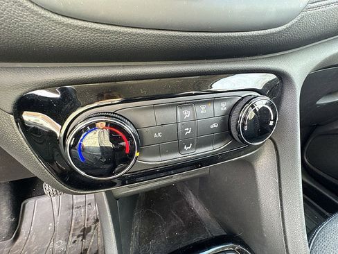 Certified 2023 Buick Encore GX Preferred image 28