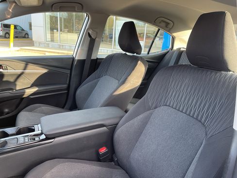 Used 2025 Toyota Camry LE image 14