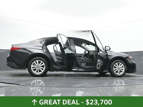 Used 2025 Toyota Camry LE image 74