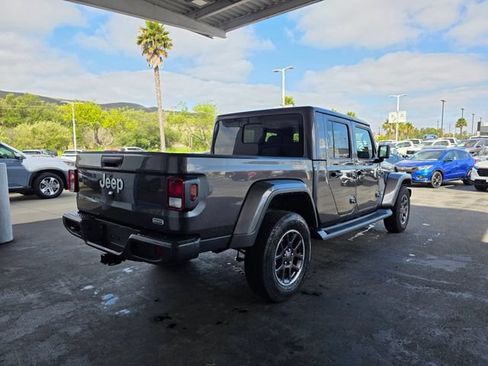 Used 2022 Jeep Gladiator Overland w/ Cold Weather Group AWD/4WD image 9