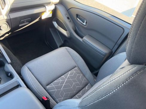 New 2026 Nissan Frontier SV w/ SV Convenience Package image 10