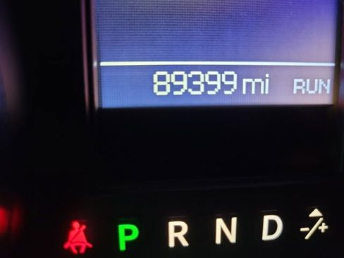 Used 2019 Dodge Grand Caravan SXT w/ Rear Park Assist Package image 3