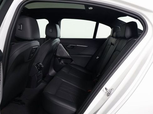 New 2026 BMW i5 eDrive40 w/ Premium Package image 6