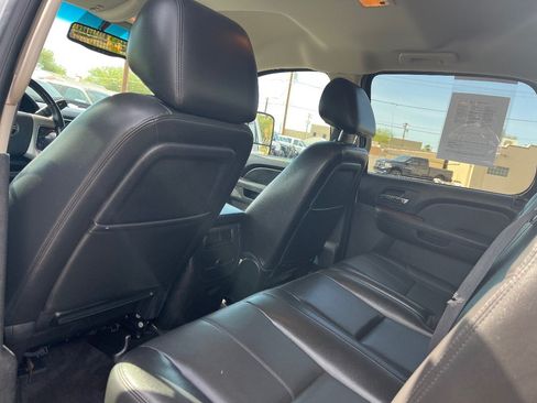 Used 2014 GMC Sierra 2500 SLT w/ Suspension Package, Off-Road AWD/4WD image 26