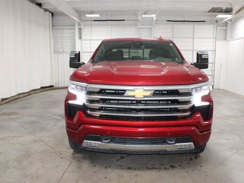 Used 2025 Chevrolet Silverado 1500 High Country w/ High Country Premium Package AWD/4WD image 3