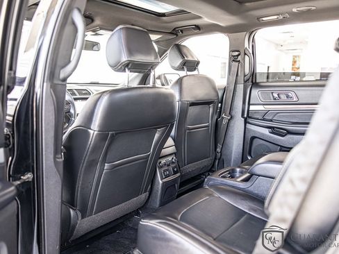 Used 2020 Ford Explorer XLT w/ Equipment Group 202A RWD image 35