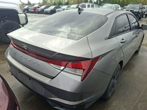 Used 2022 Hyundai Elantra SEL image 5