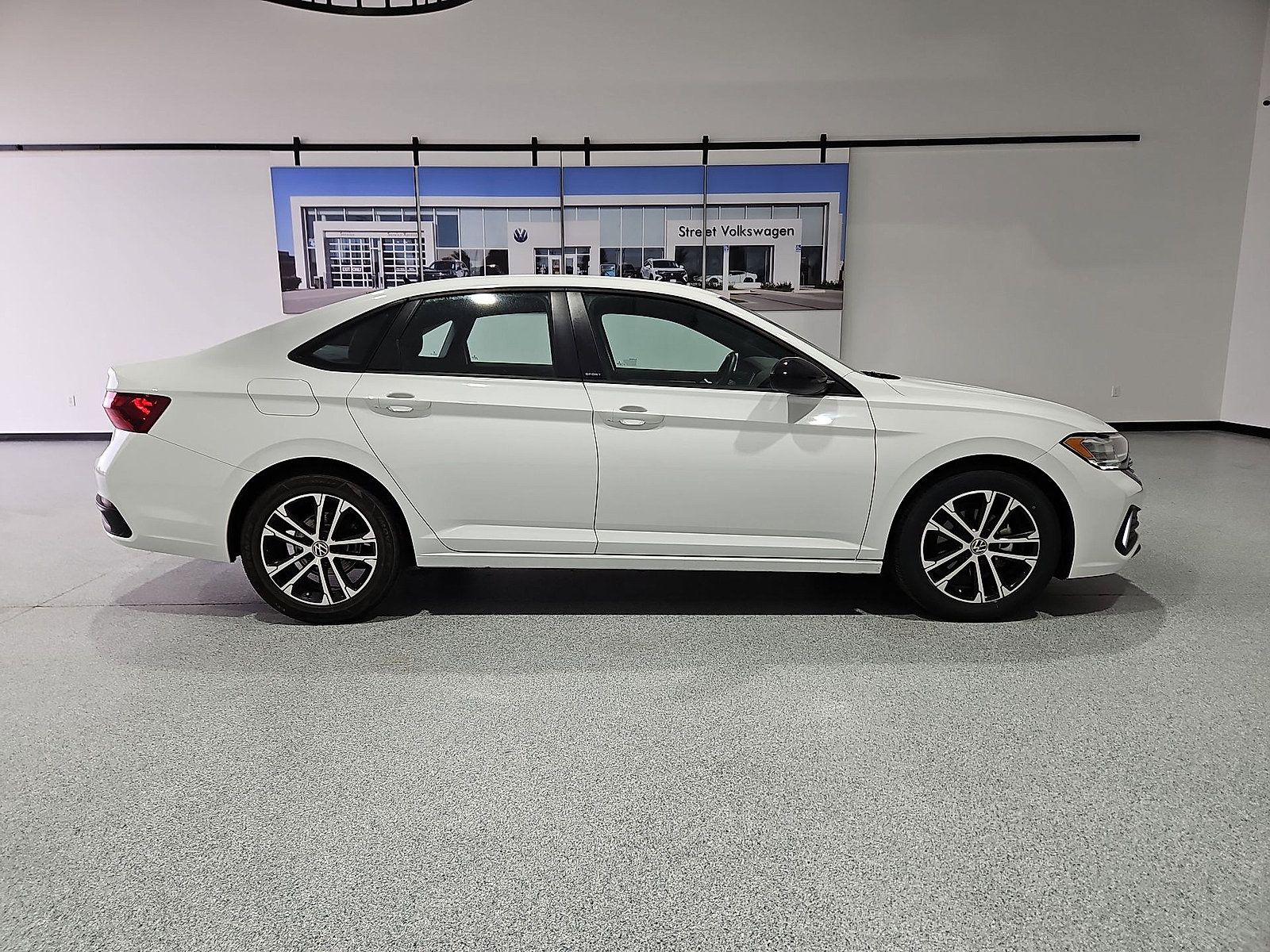 Used 2024 Volkswagen Jetta Sport FWD image 9