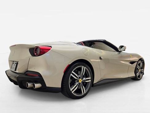 Used 2023 Ferrari Portofino M RWD image 9