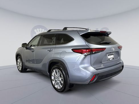 Used 2023 Toyota Highlander Limited AWD/4WD image 4