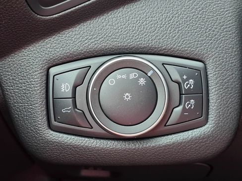 Used 2019 Ford Escape SE AWD/4WD image 25