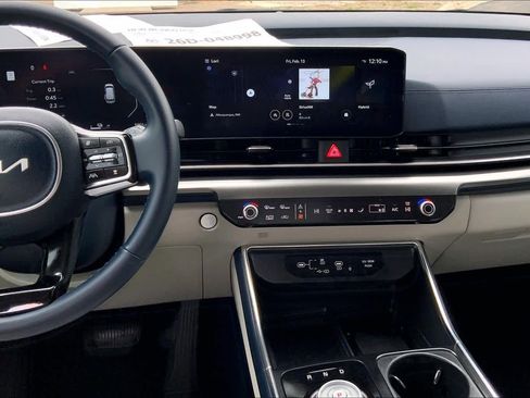 Used 2026 Kia Carnival SX w/ SX Dark Edition Package image 7