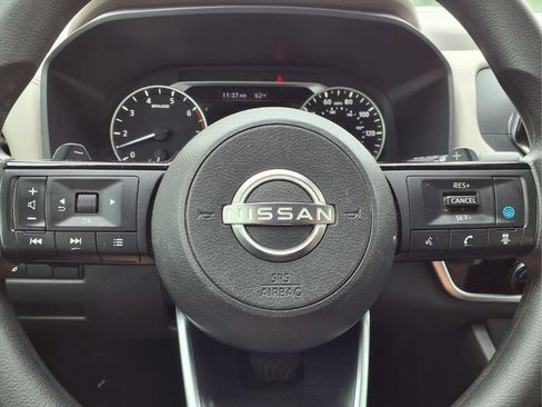 Used 2022 Nissan Rogue SV FWD image 17