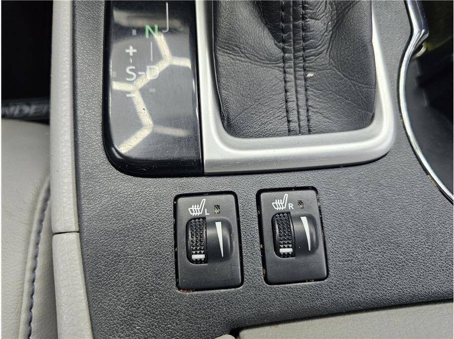 Used 2014 Toyota Highlander XLE AWD/4WD image 24