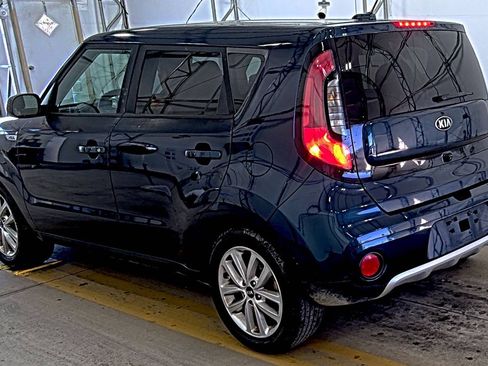 Used 2017 Kia Soul + image 5