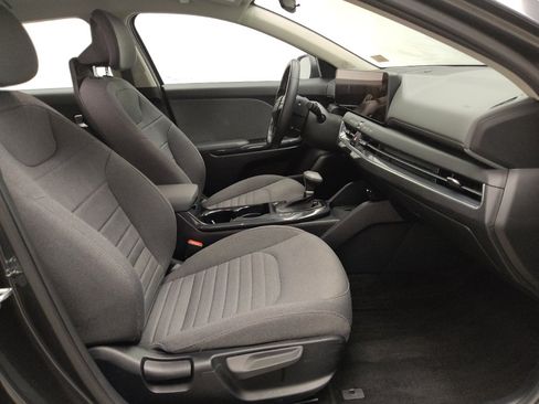 Used 2025 Kia K4 EX FWD image 21