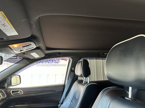 Used 2014 Jeep Grand Cherokee Overland w/ Advanced Technology Group AWD/4WD image 15