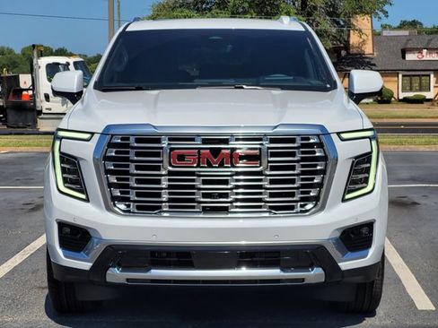 New 2026 GMC Yukon Denali w/ Denali Reserve Package AWD/4WD image 2